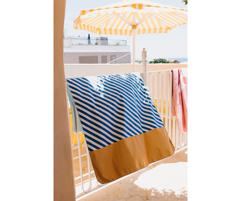 Toalla de Playa Microfibra Stripes Blues & Beyond